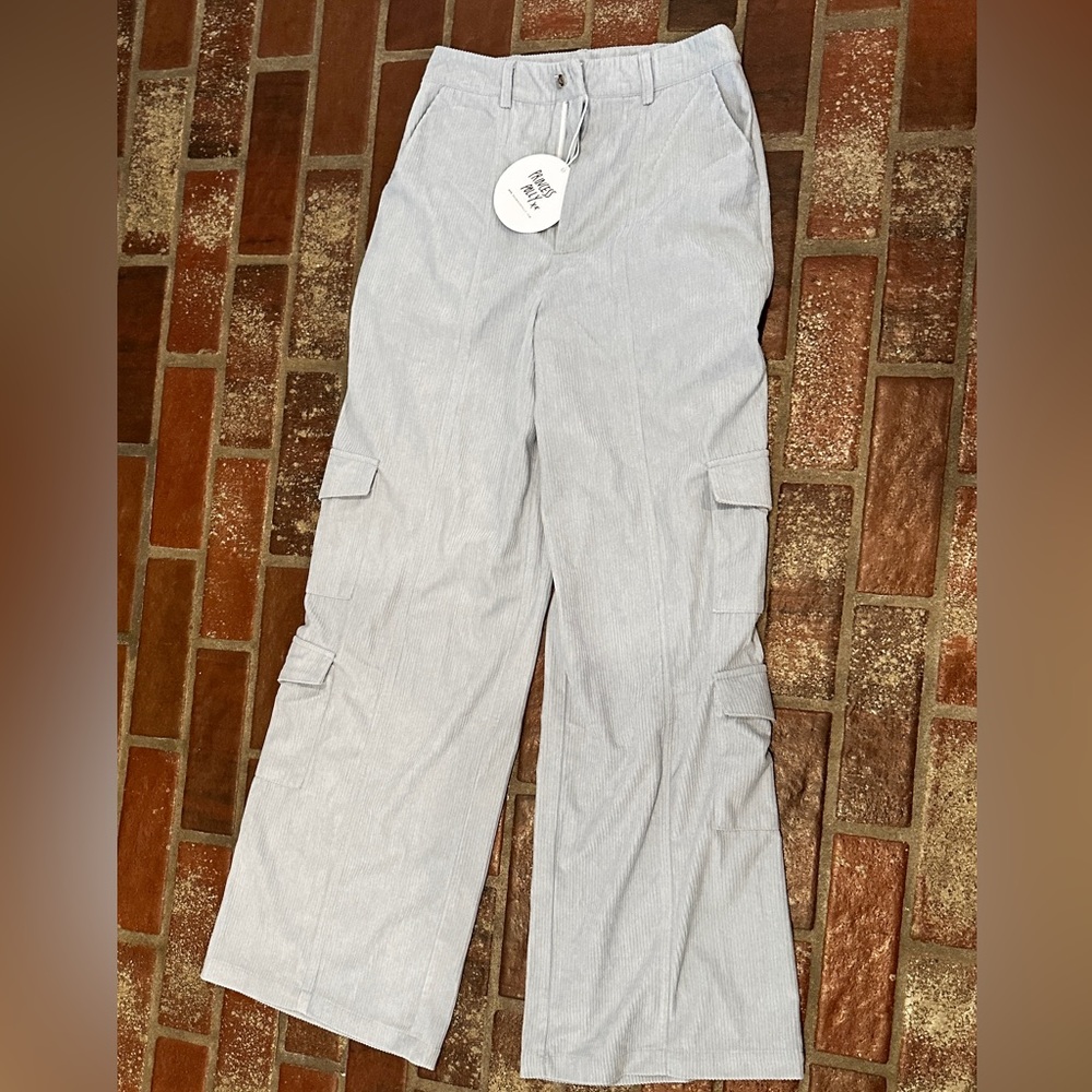 Brand New Princess Polly Bando Cargo Pants Grey
US 4 / AU 8 Grey